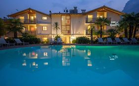4 Limoni Apartment Resort
